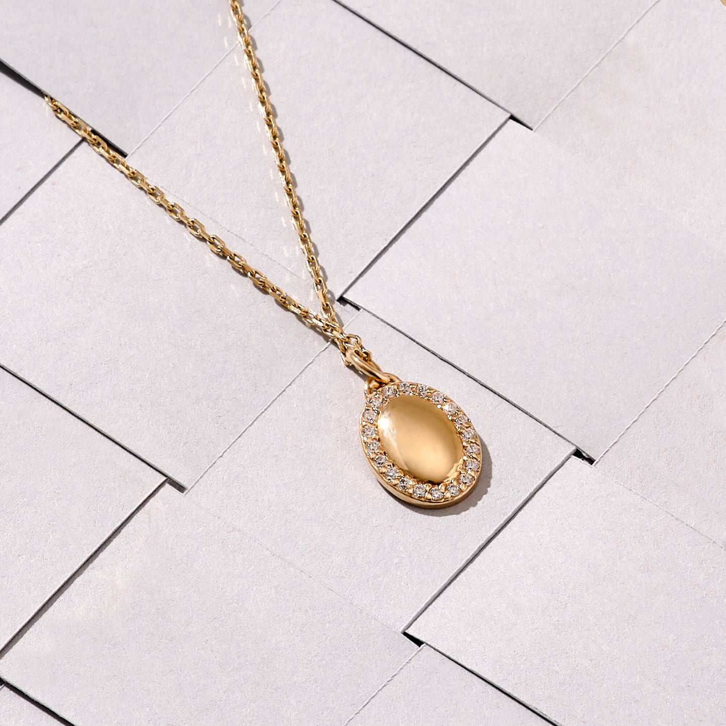 Oval Signet Necklace in Gold