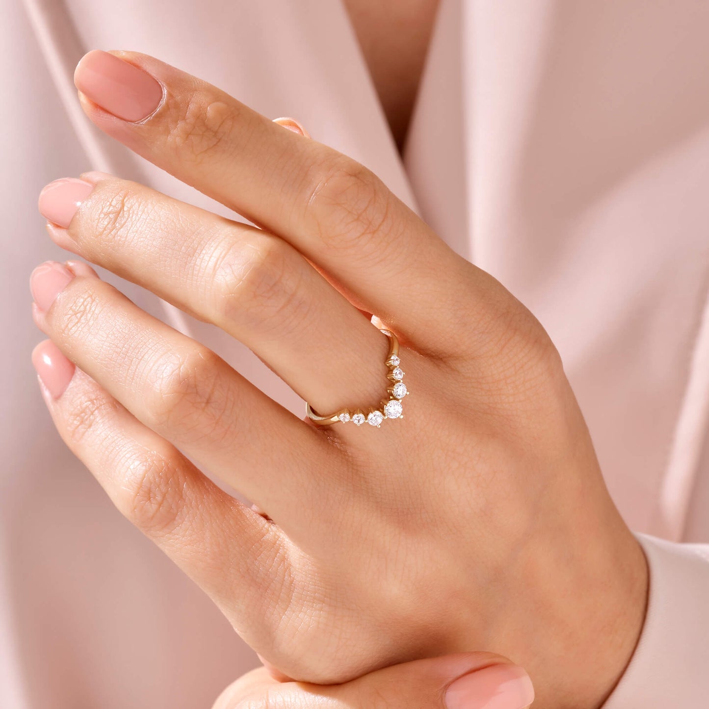 Premium Curved Ring in Gold