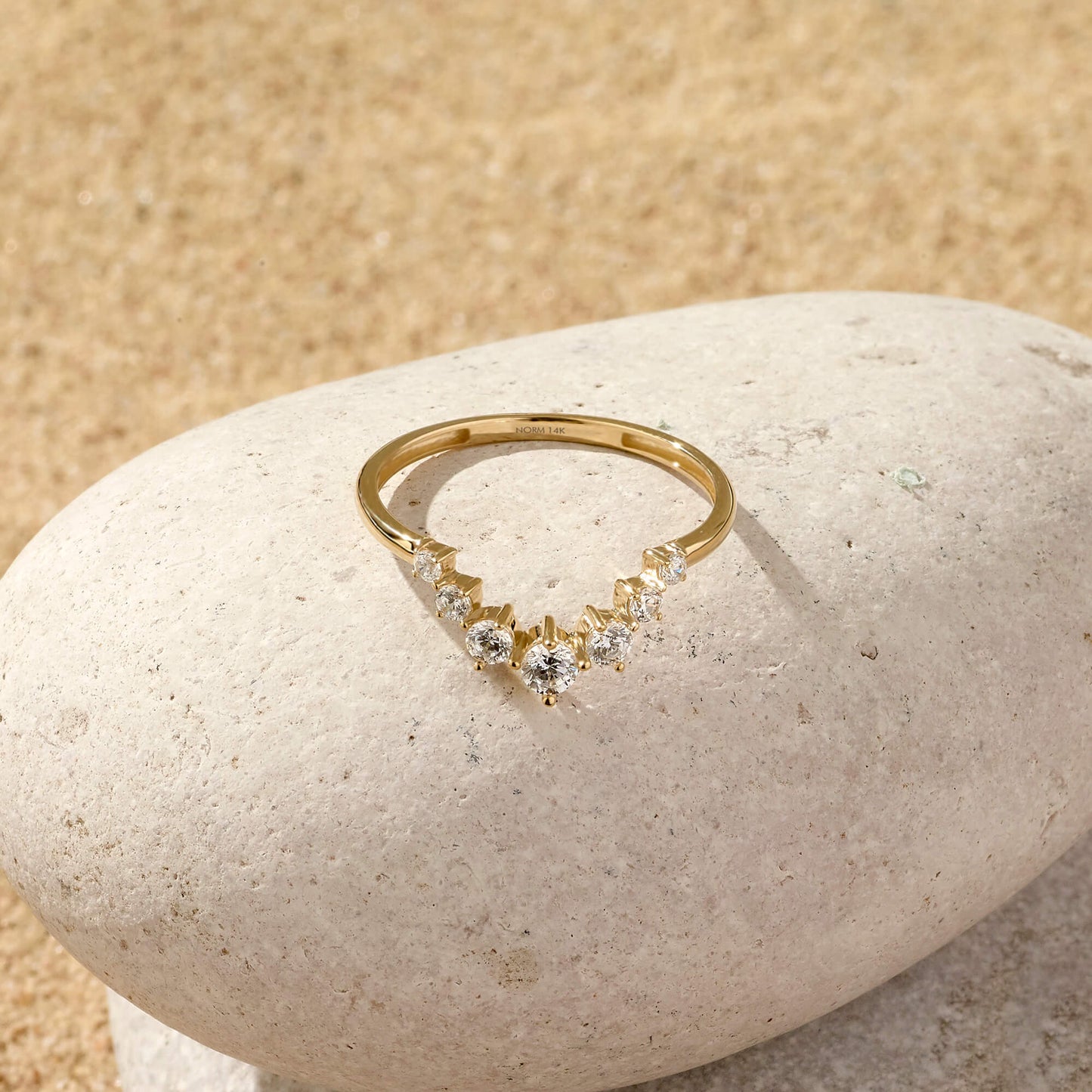 Premium Curved Ring in Gold