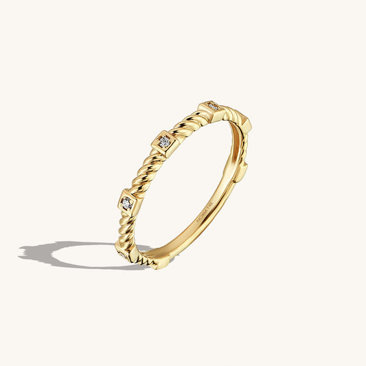 Premium Twined Solo Ring in Gold