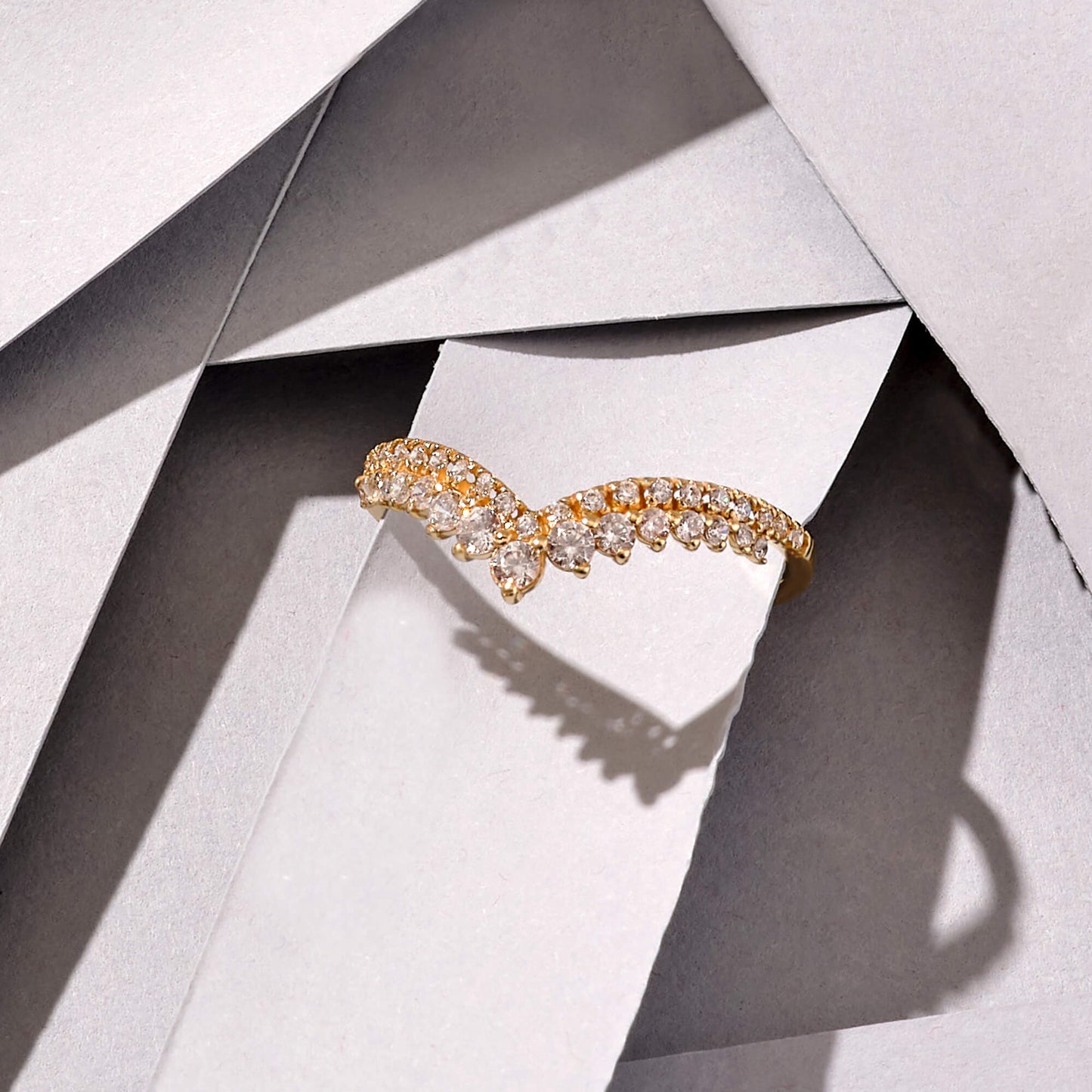 Royal Curve Ring in Gold
