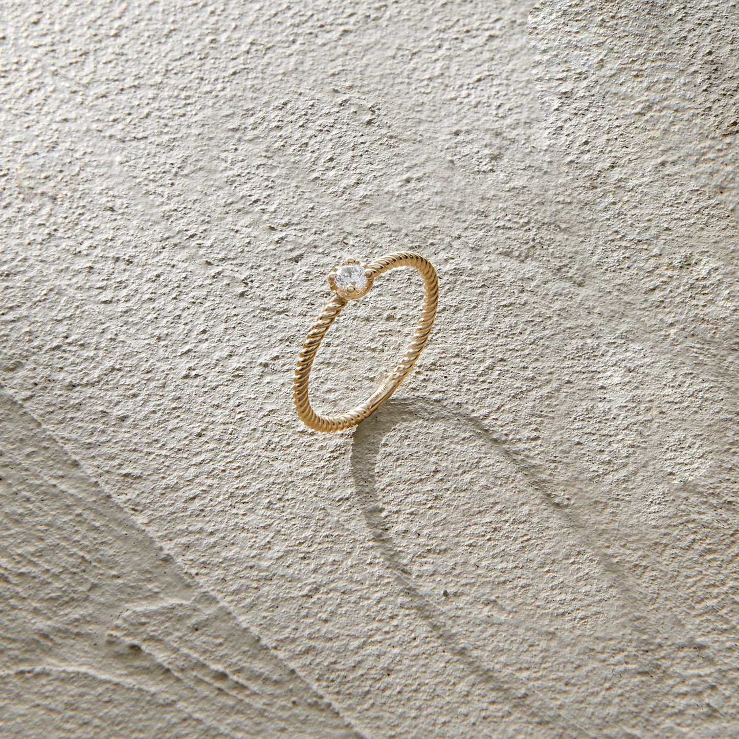 Solitaire Ring in Gold