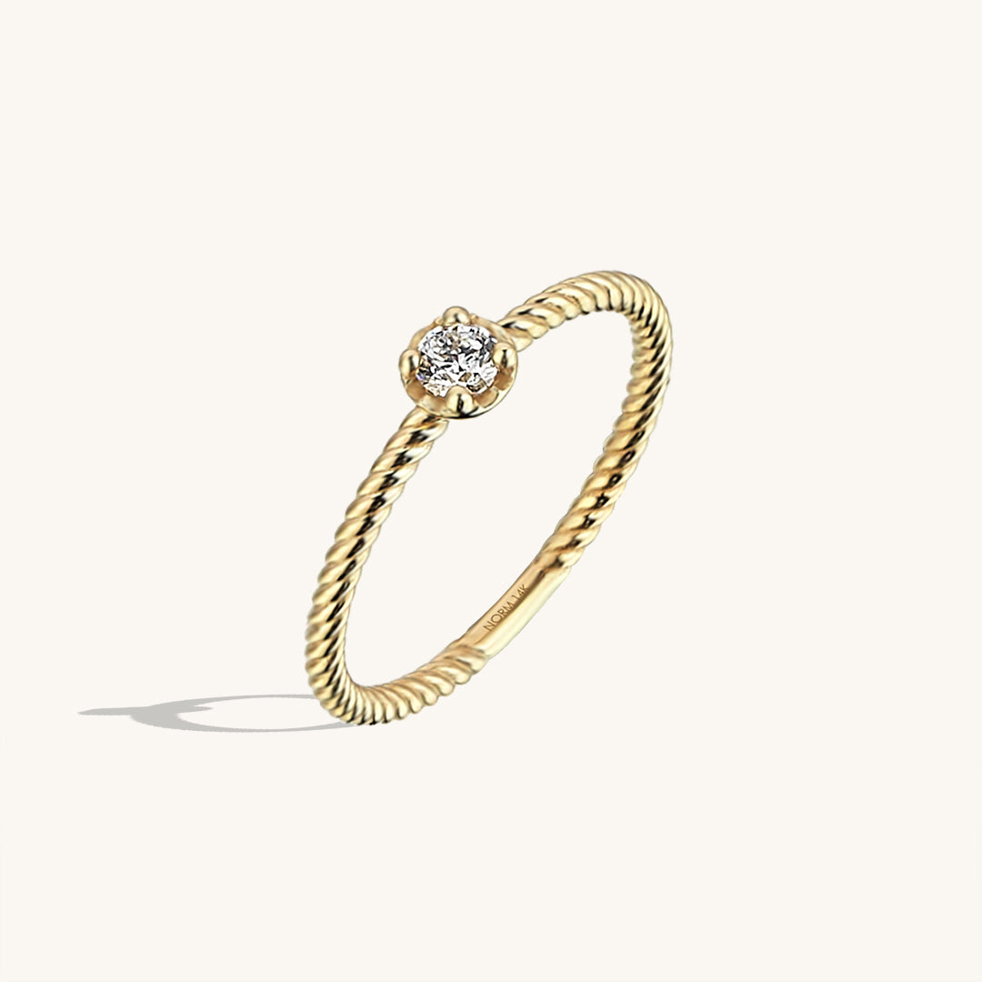 Solitaire Ring in Gold