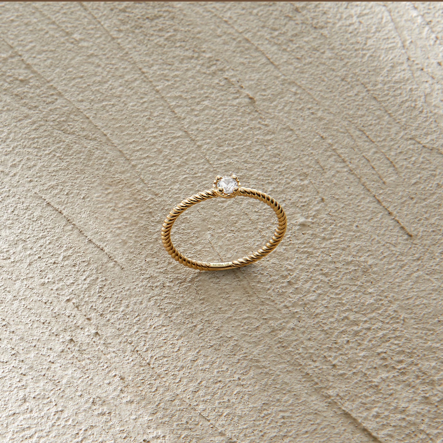 Solitaire Ring in Gold