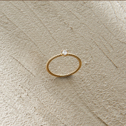 Solitaire Ring in Gold
