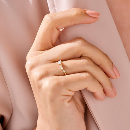 Solitaire Vine Ring in Gold