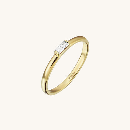 Diamond Solo Baguette Ring in Gold