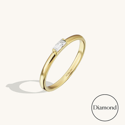 Diamond Solo Baguette Ring in Gold
