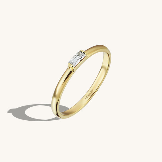 Solo Baguette Ring in Gold