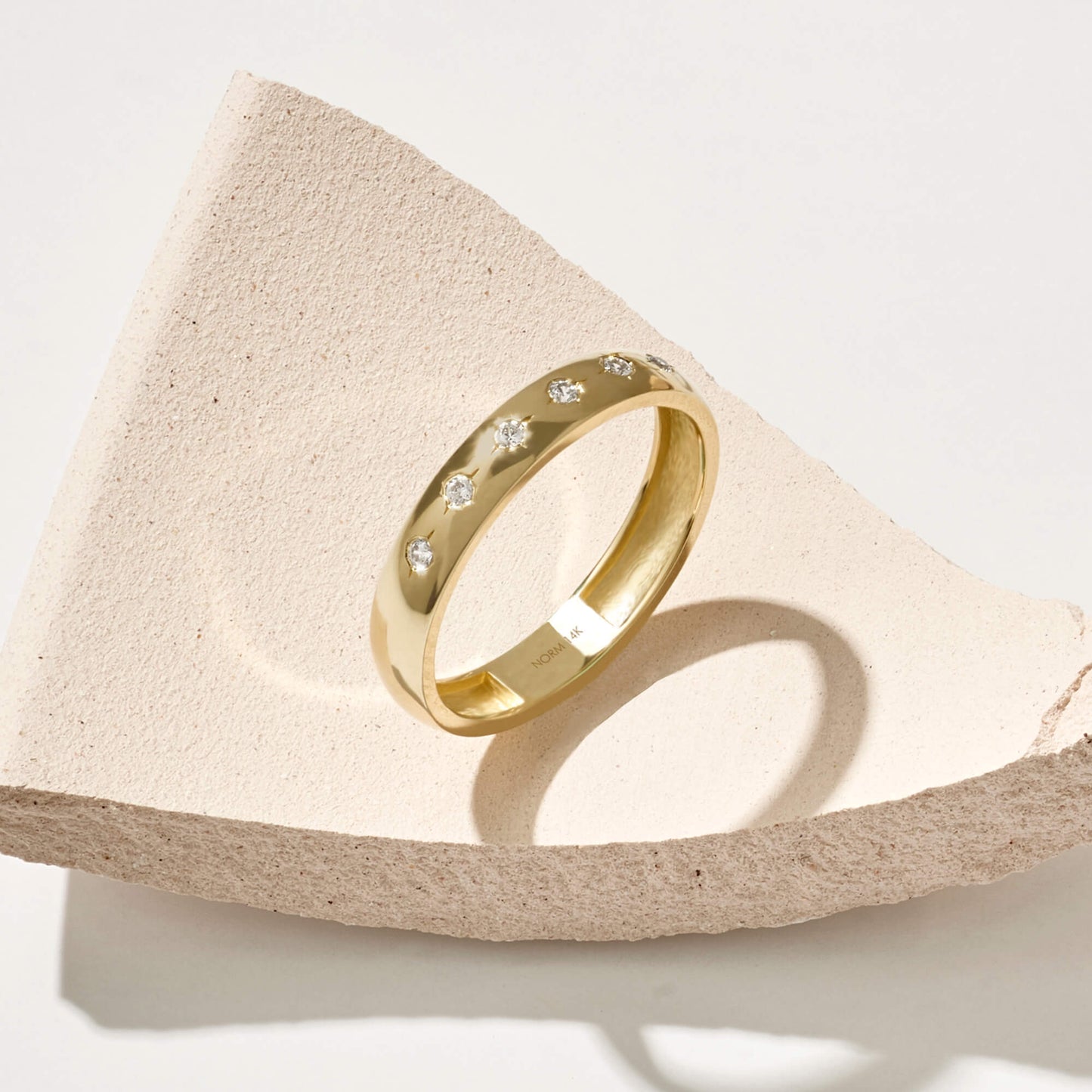 Star Wedding Ring in Gold