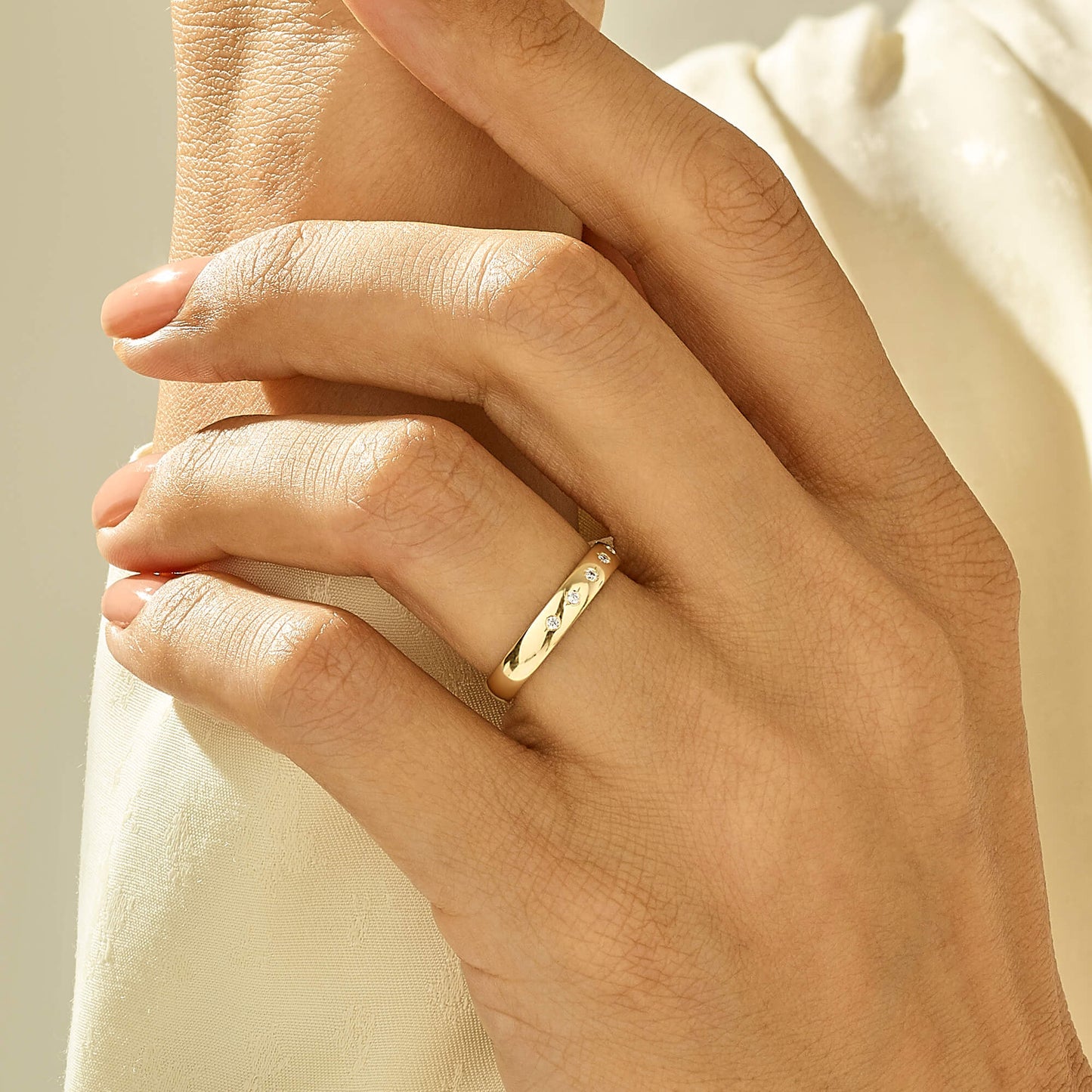 Star Wedding Ring in Gold