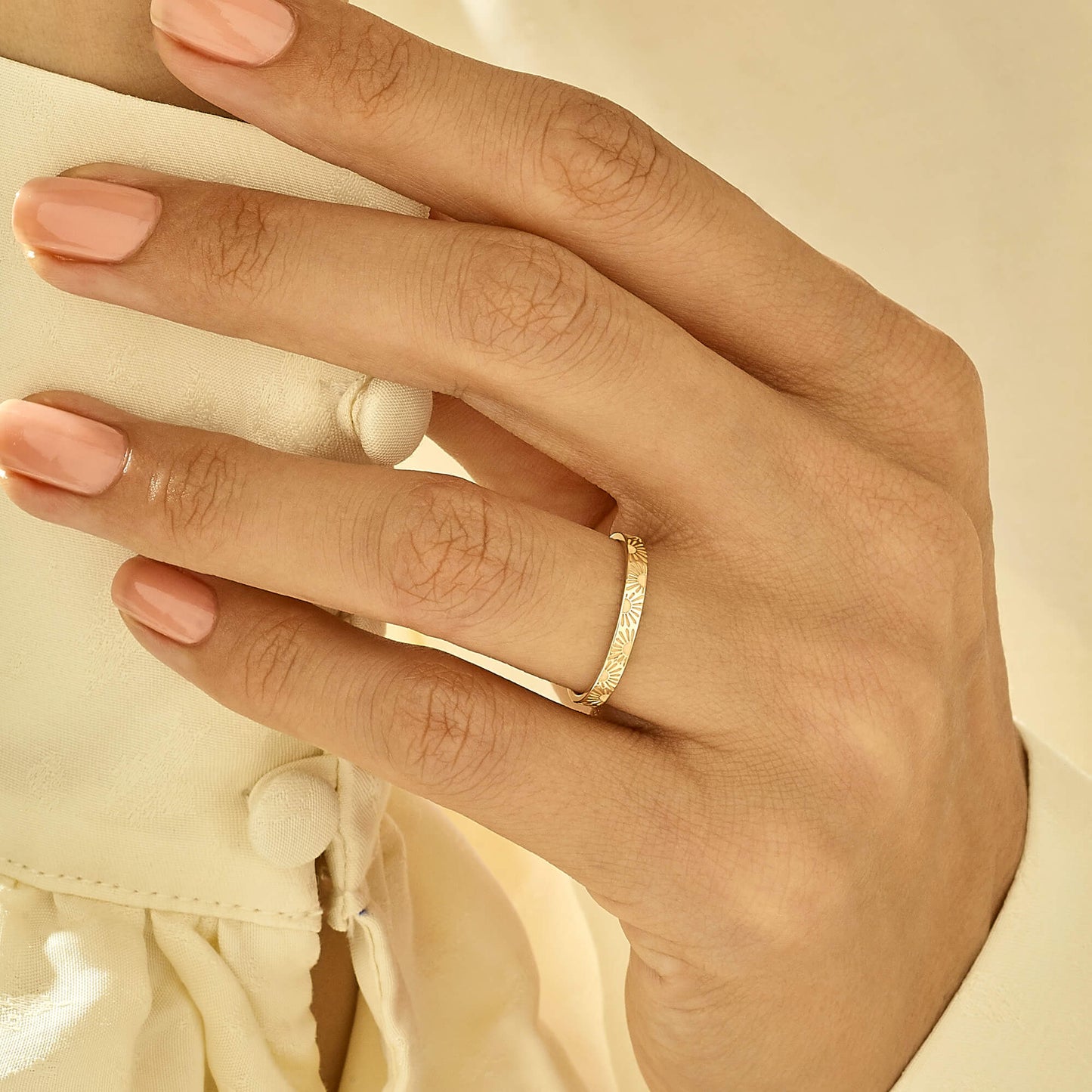 Sun Band Ring in Gold