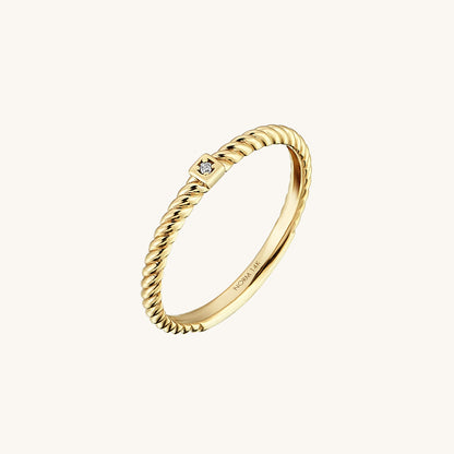Twined Solo Ring in Gold