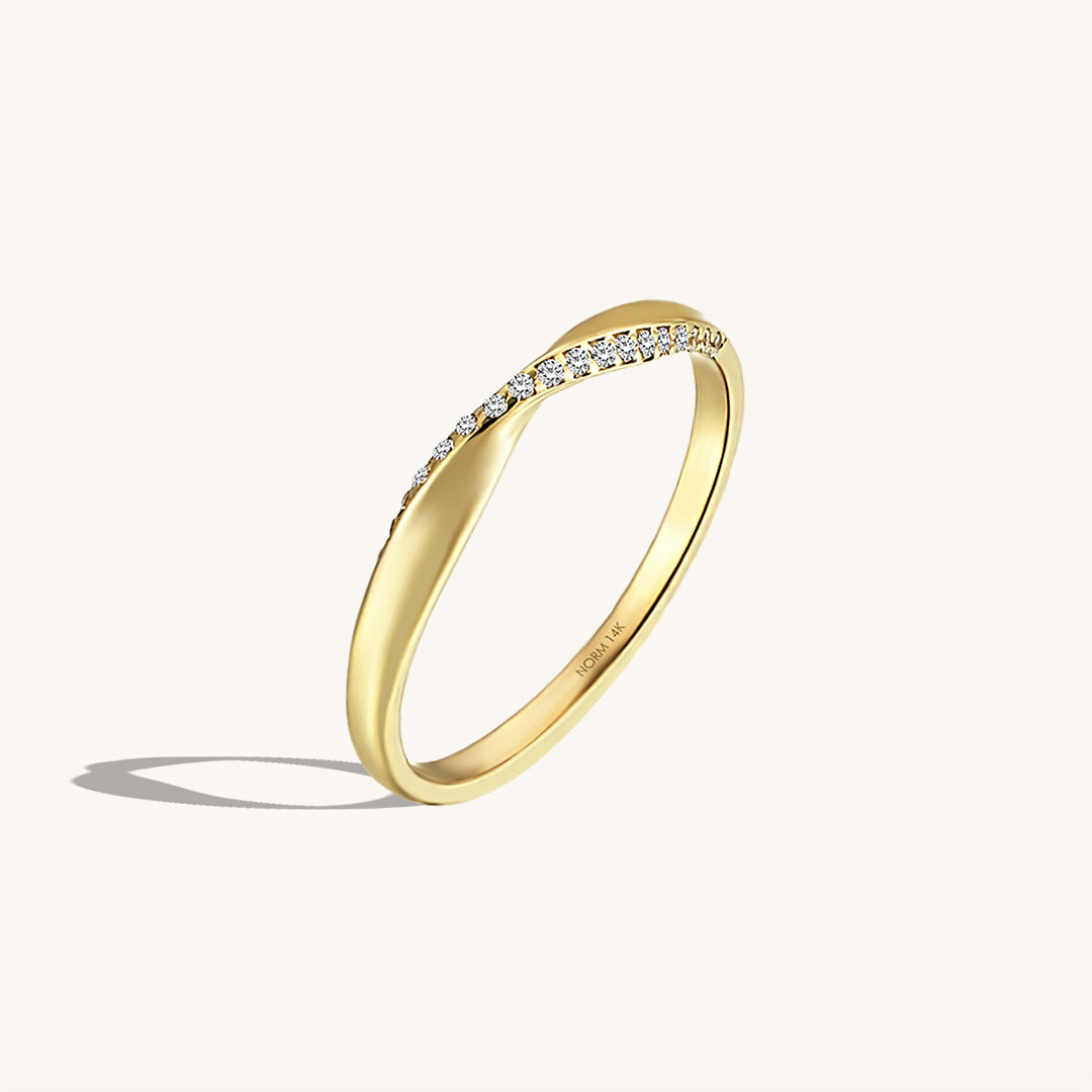 Twist Pave Band Ring in Gold