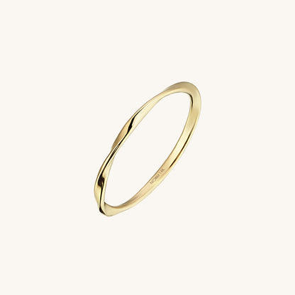 Twist Ring in Gold