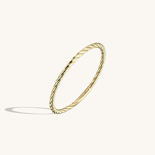 Twisted Ring in Gold
