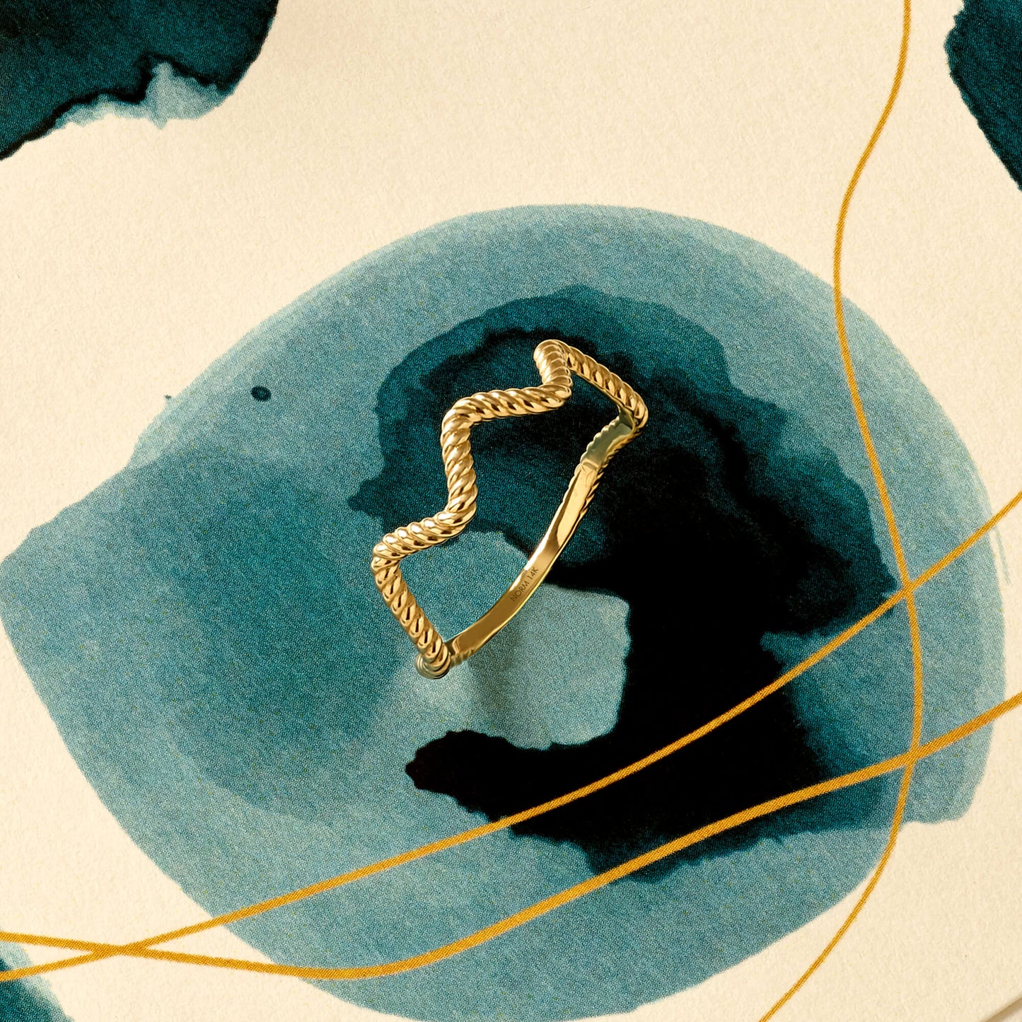 Twisted Zigzag Ring in Gold