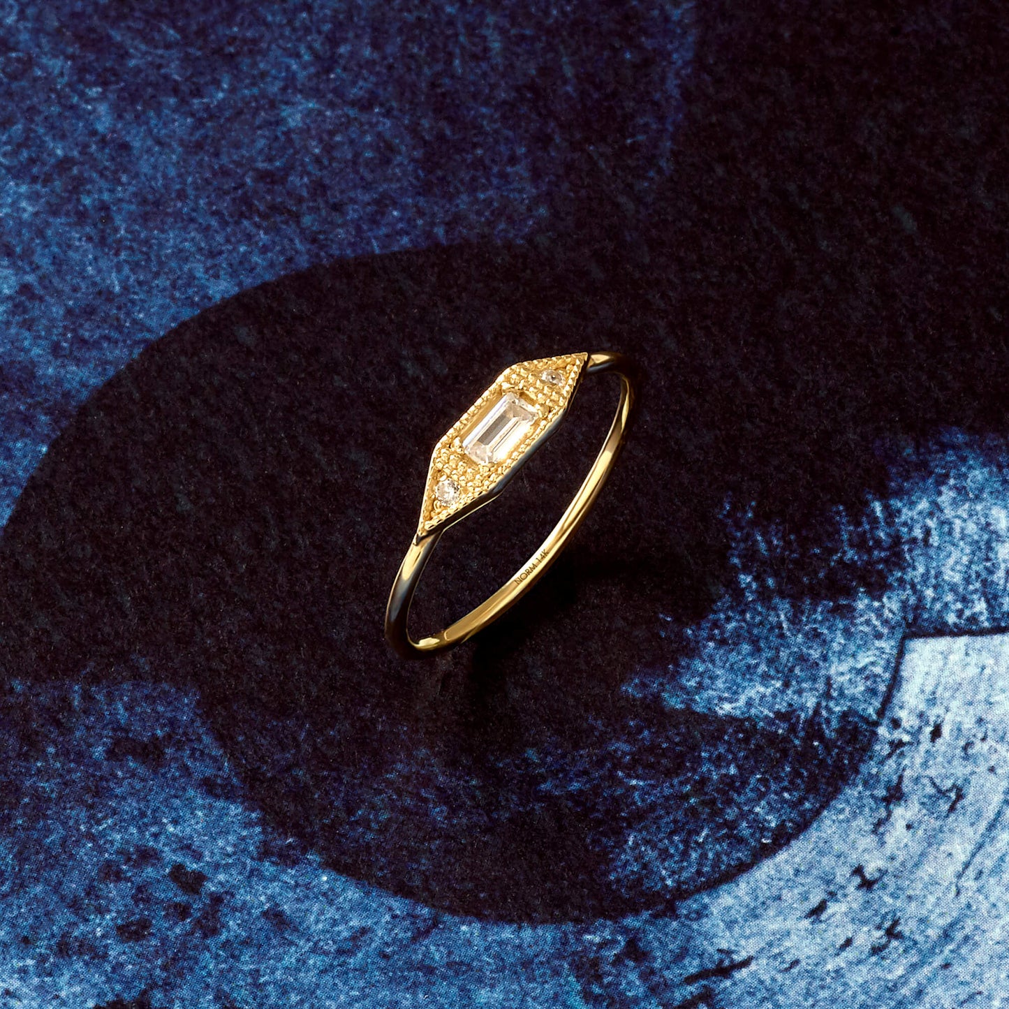 Vintage Baguette Signet Ring in Gold
