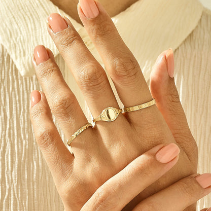 Vintage Band Ring in Gold