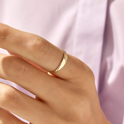 Tiny Signet Ring in Gold