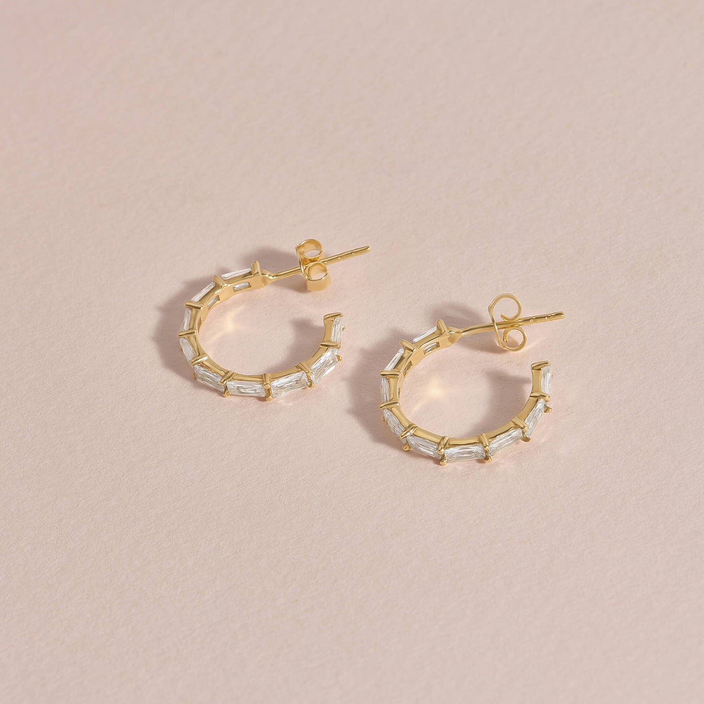 Alternating Baguette Earrings in Gold