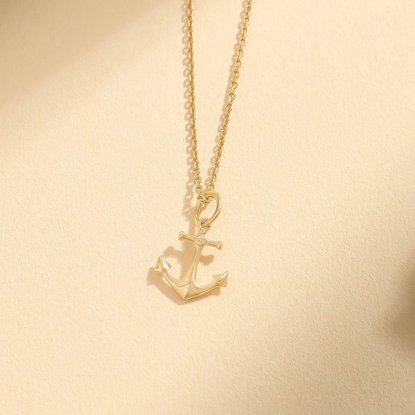 Anchor Necklace in Gold
