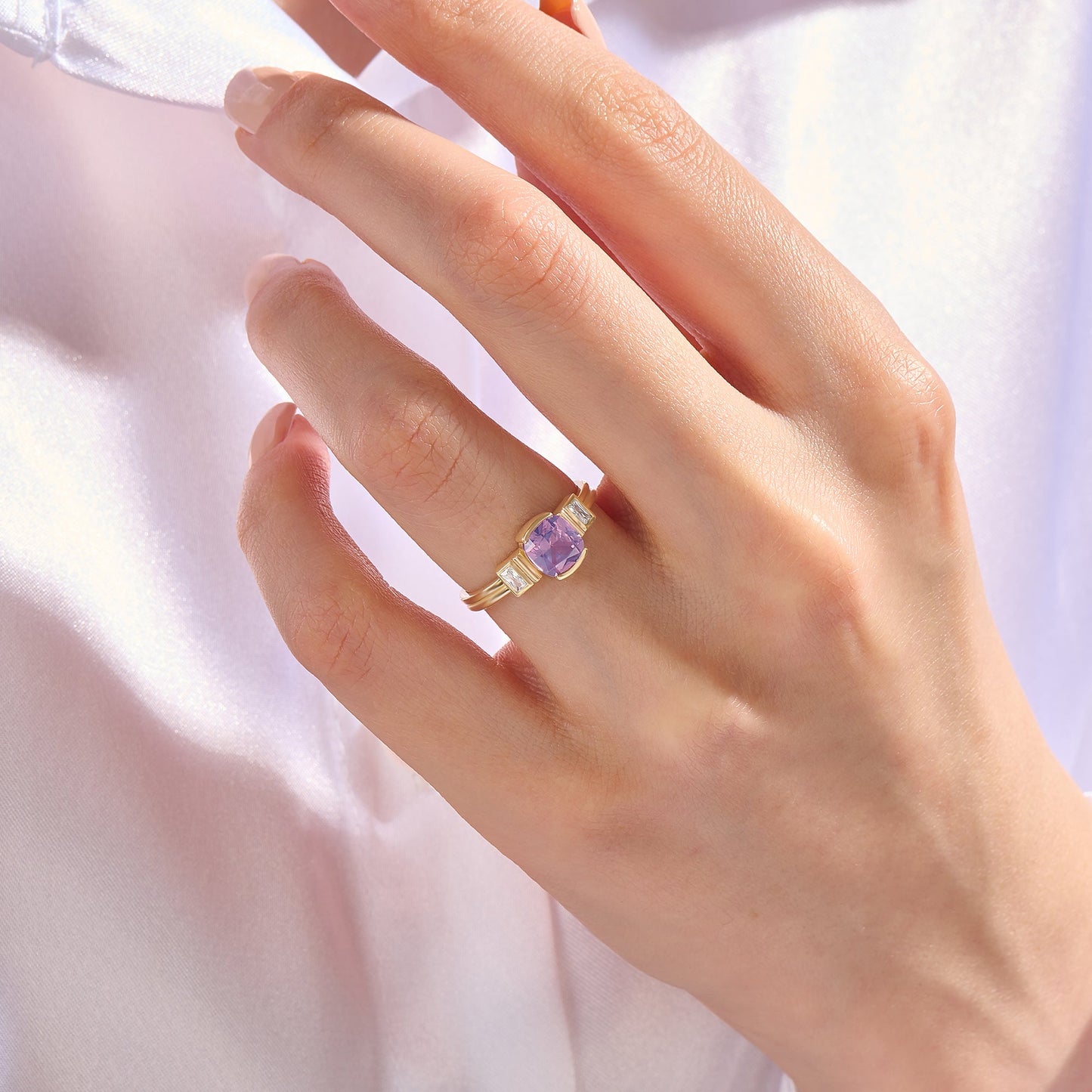 Art Deco Chalcedony Ring in Gold