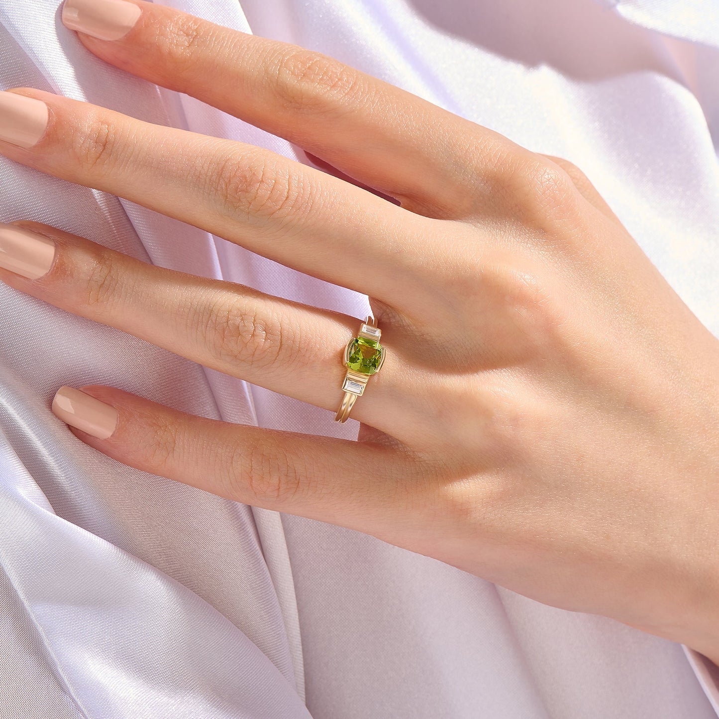 Art Deco Peridot Ring in Gold