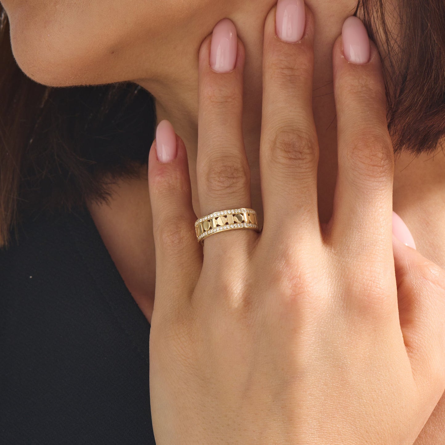 Art Deco Wedding Band in Gold