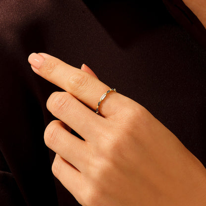 Baguette Novella Ring in Gold