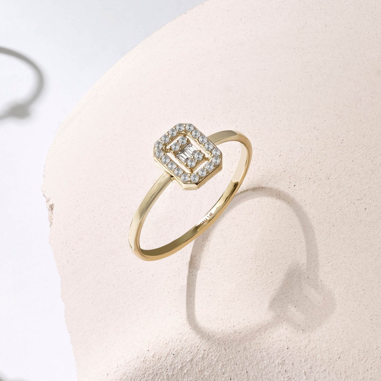 Baguette Ring in Gold