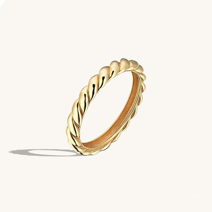 Croissant Band Ring in Gold