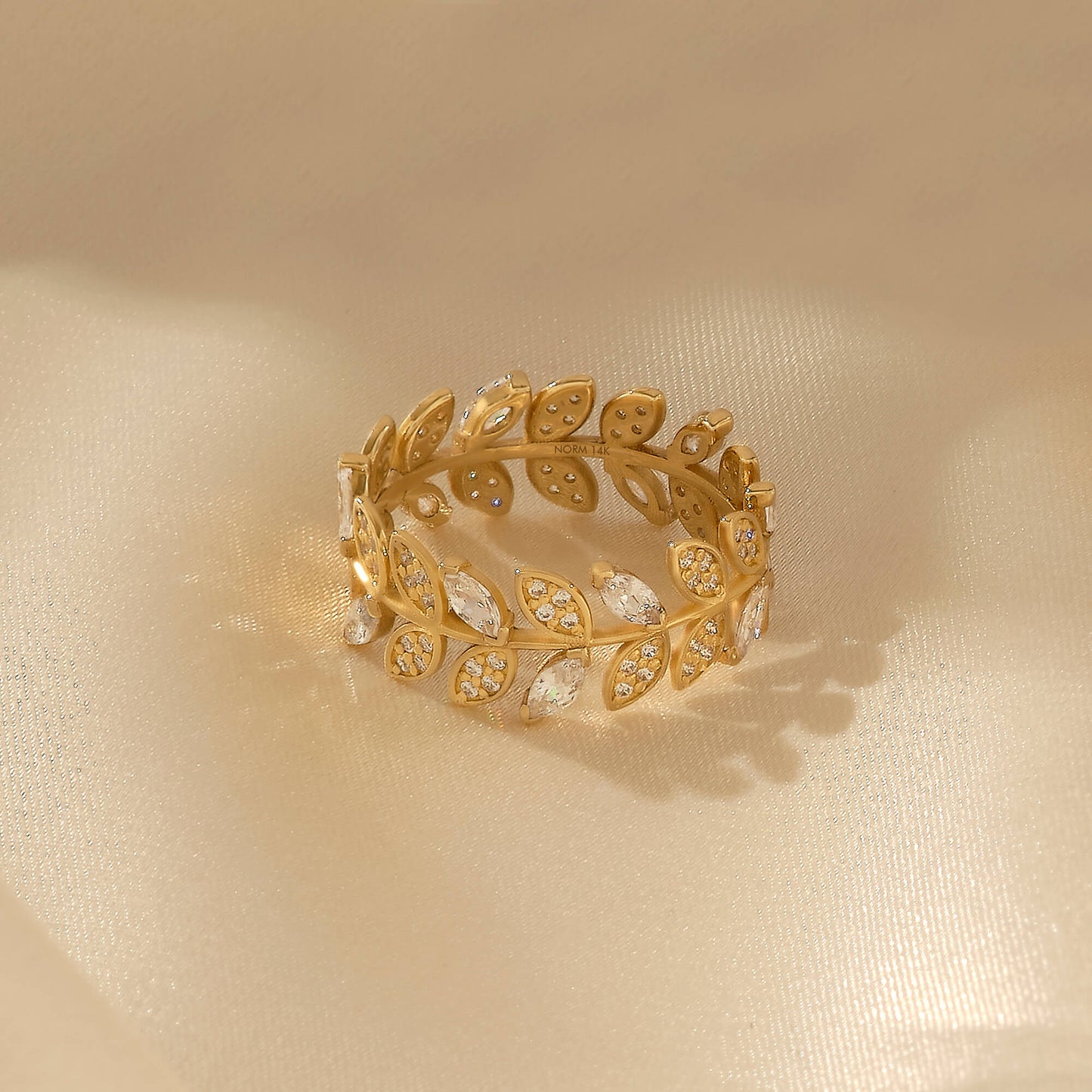Band Leaf Ring in Gold
