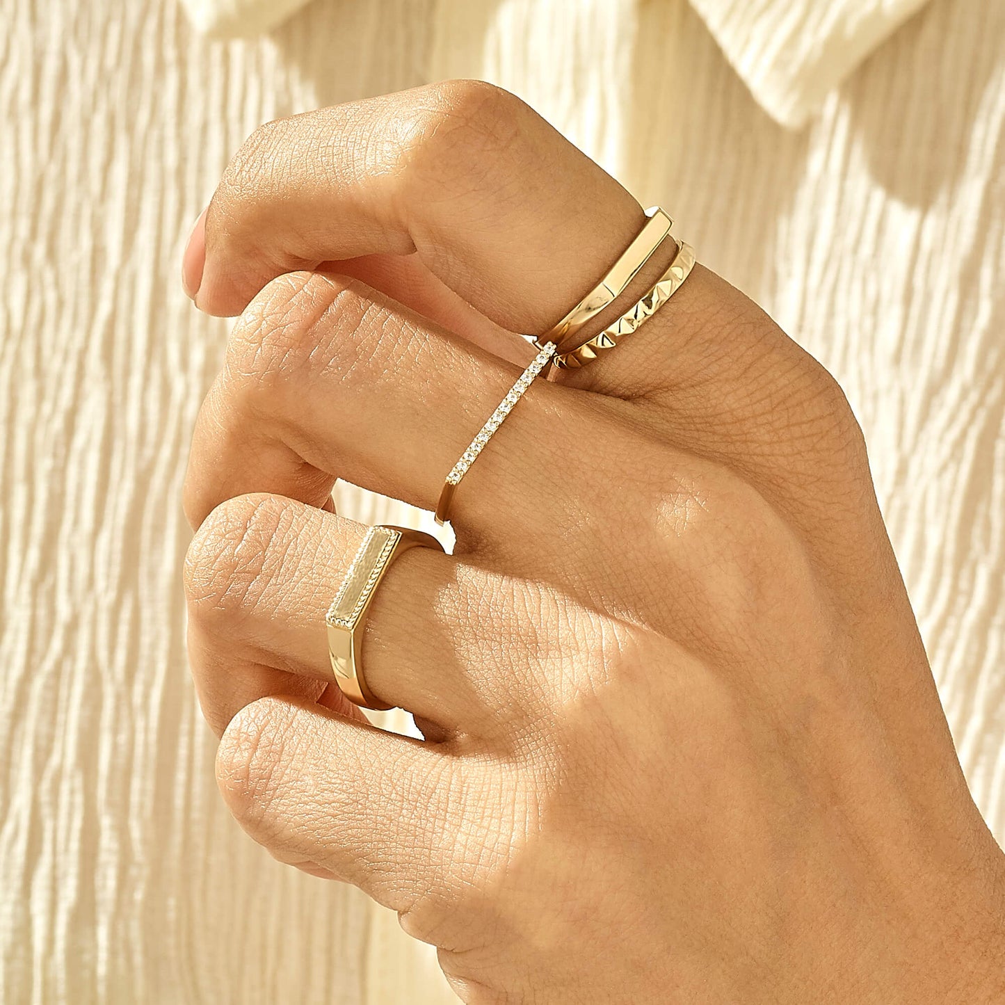 Bar Signet Ring in Gold