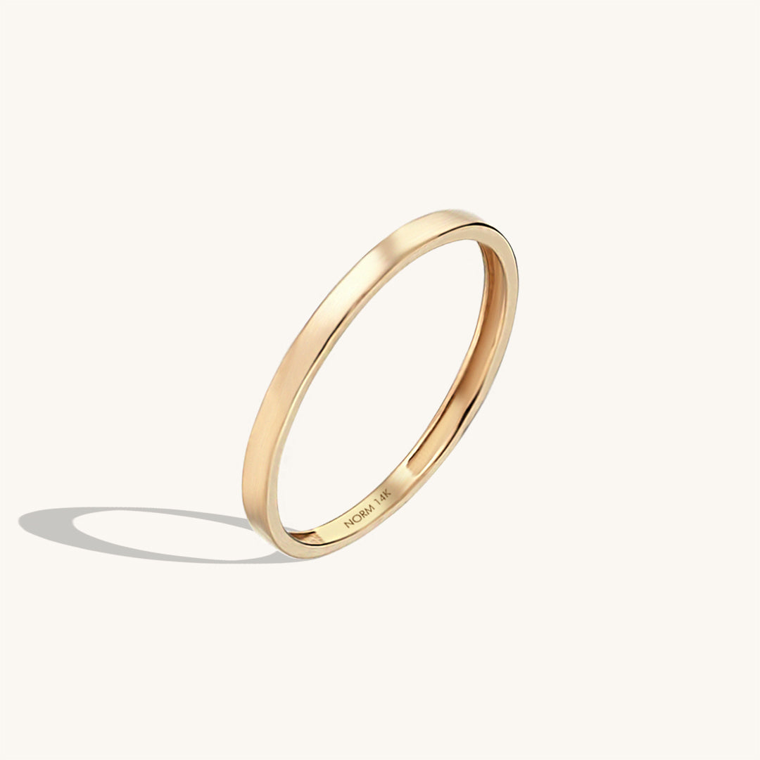Basic Band Ring in Gold