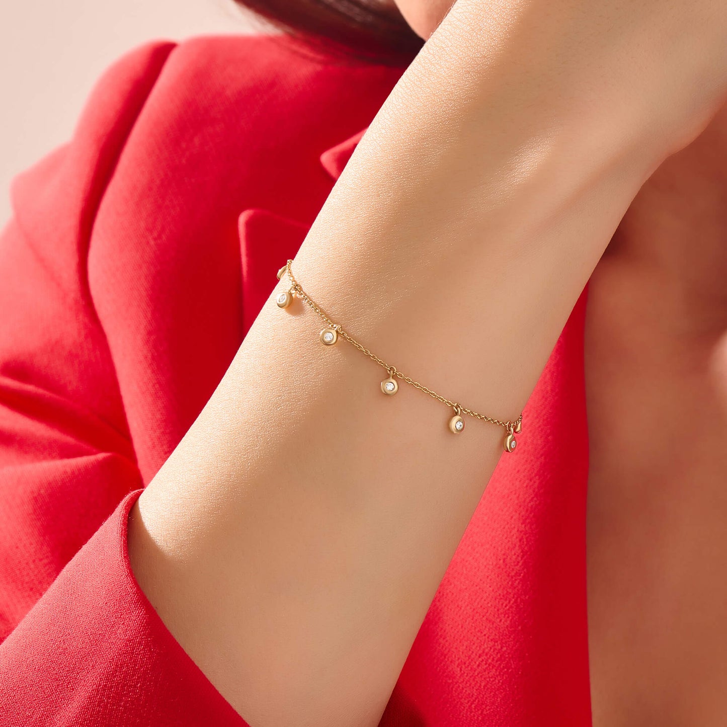 Bezel Dangle Bracelet in Gold