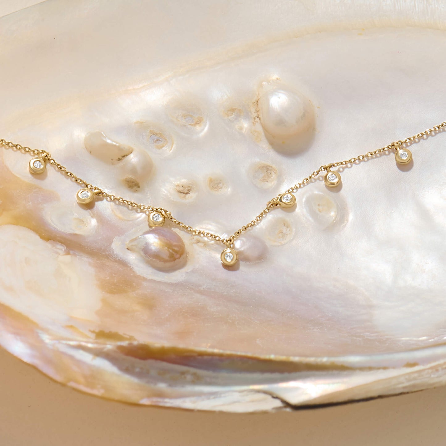 Bezel Dangle Bracelet in Gold