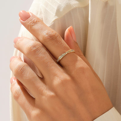 Bold Twisted Wedding Ring in Gold