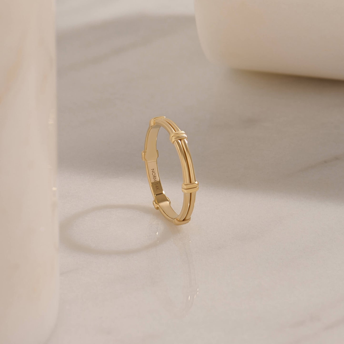 Bond Band Ring in Gold