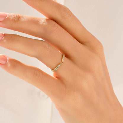 Chevron Wedding Ring in Gold