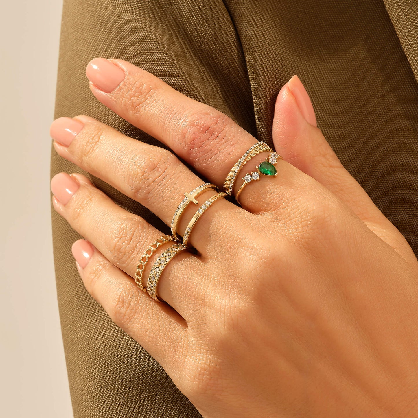 Criss Cross Band Ring in Gold