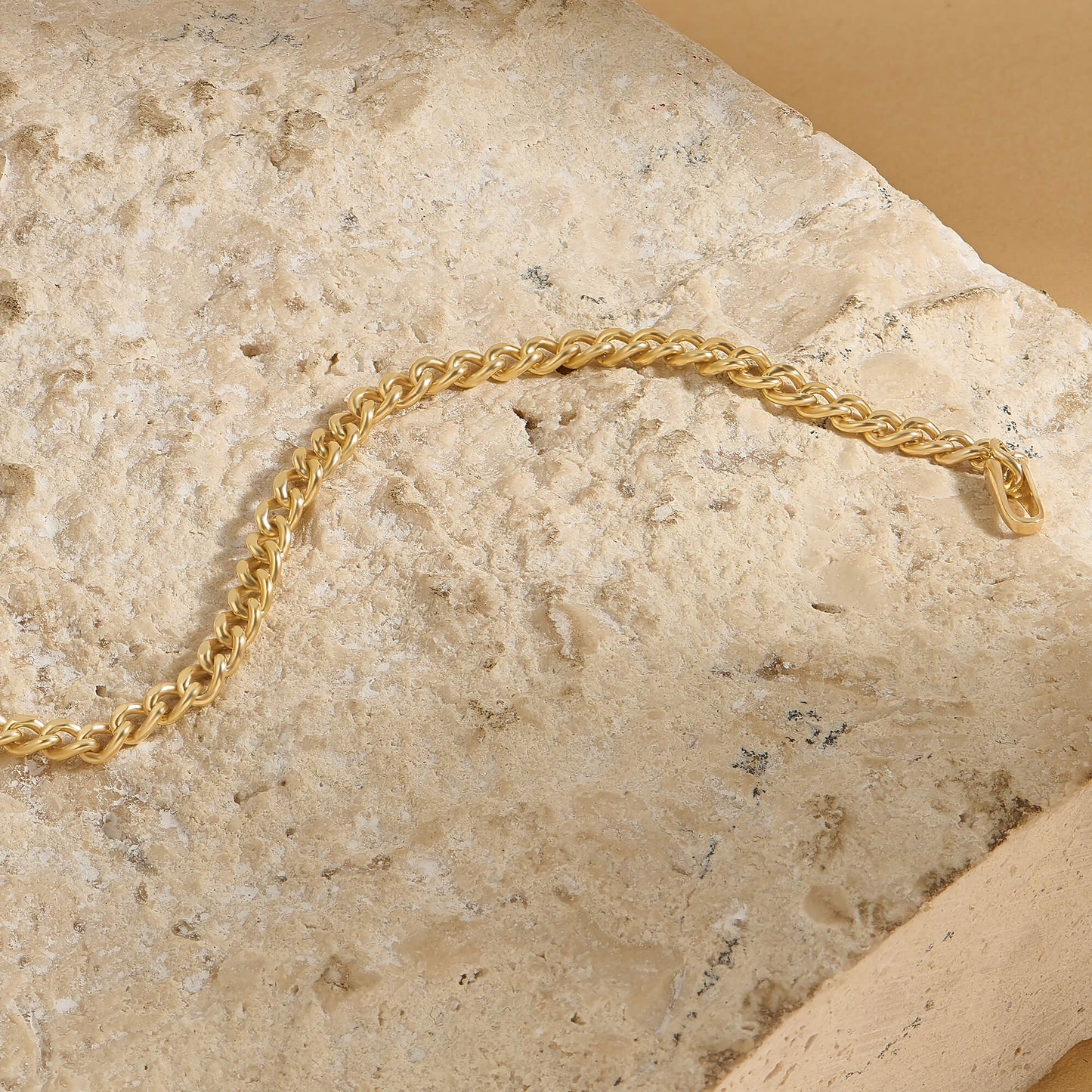 Curb Chain Bracelet in Gold