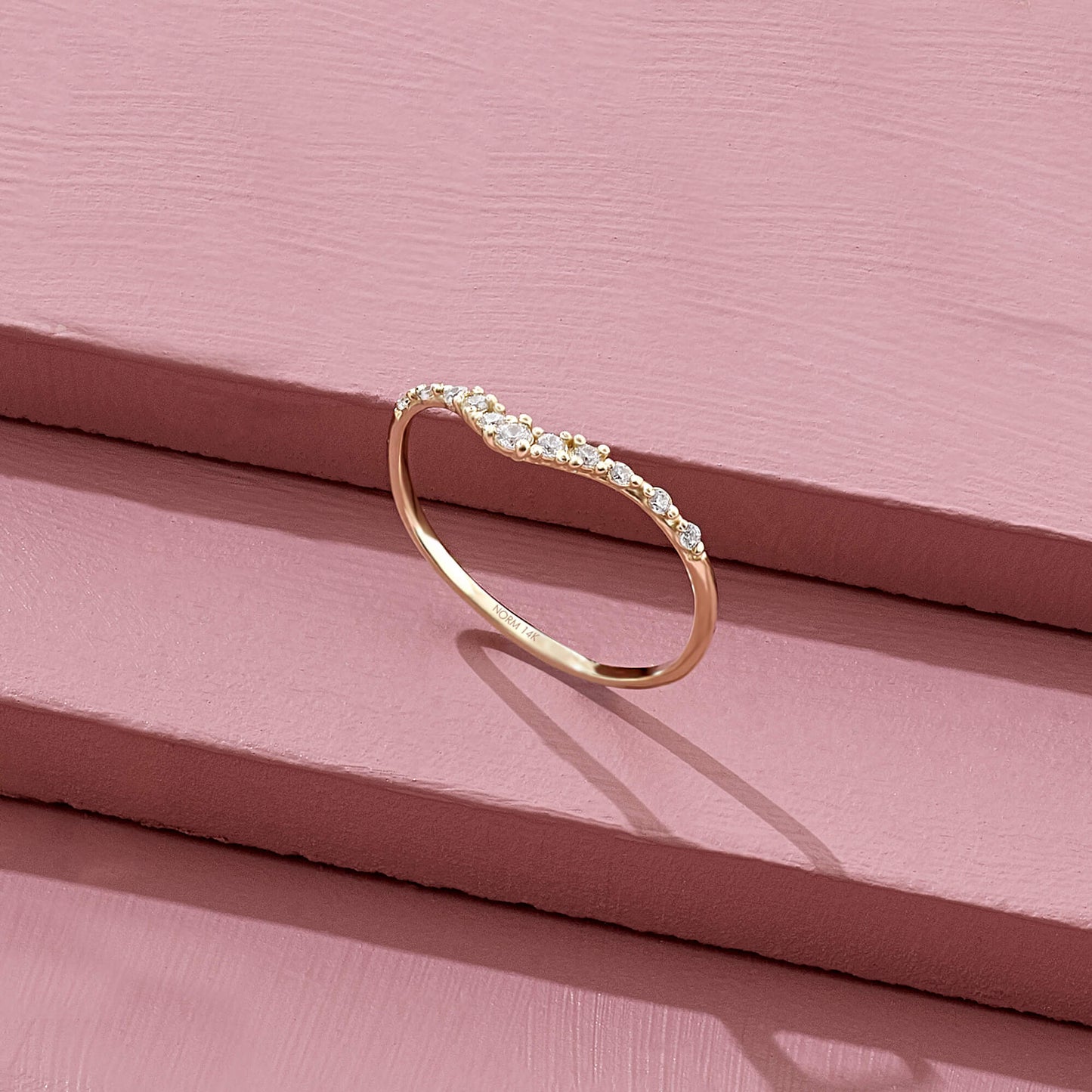Curve Ring in Gold