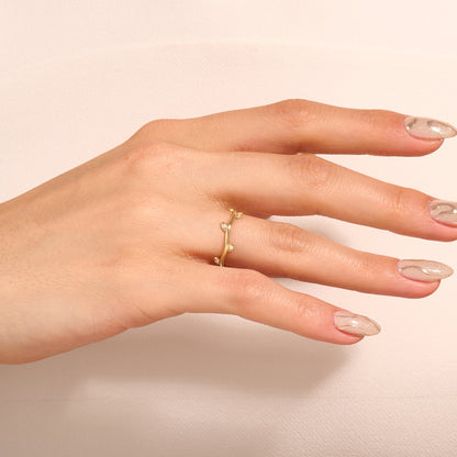Dainty Vine Ring in Gold