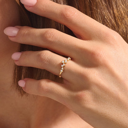 Diamond Cluster Curve Ring in Gold