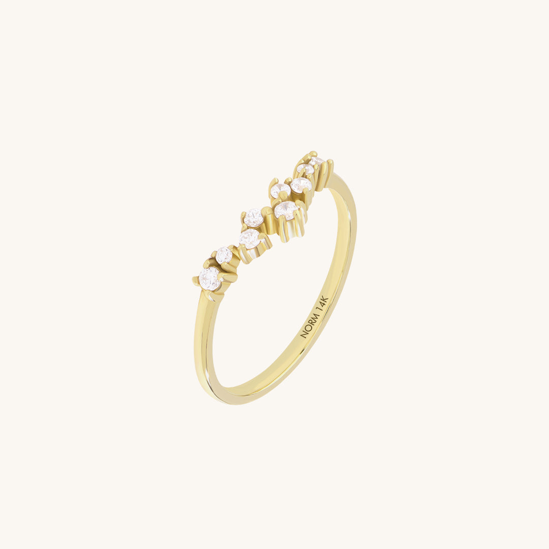 Diamond Cluster Curve Ring in Gold