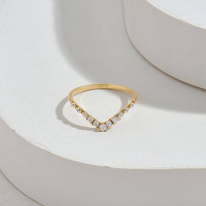 Diamond Curve Ring in Gold