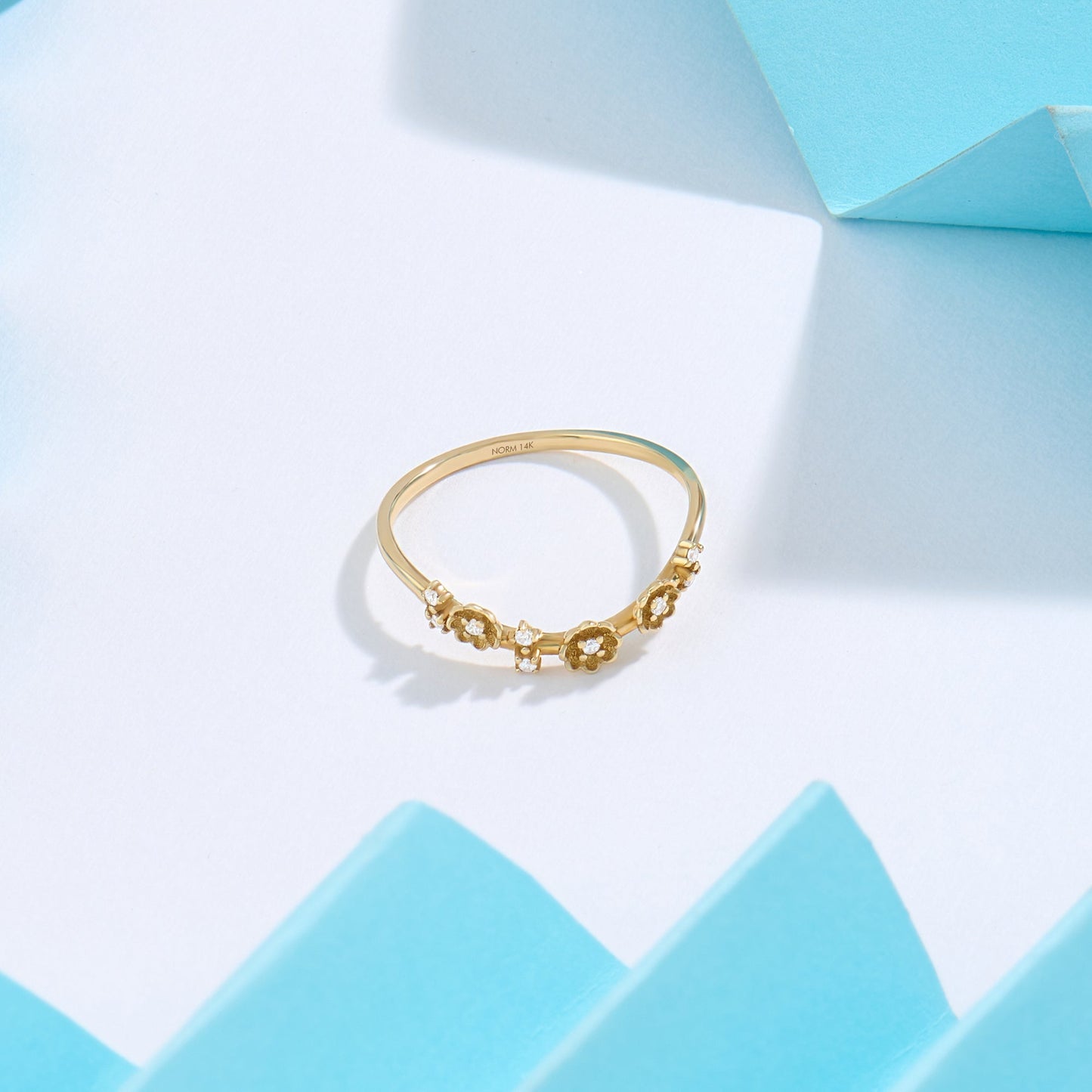 Diamond Flower Curved Ring in Gold