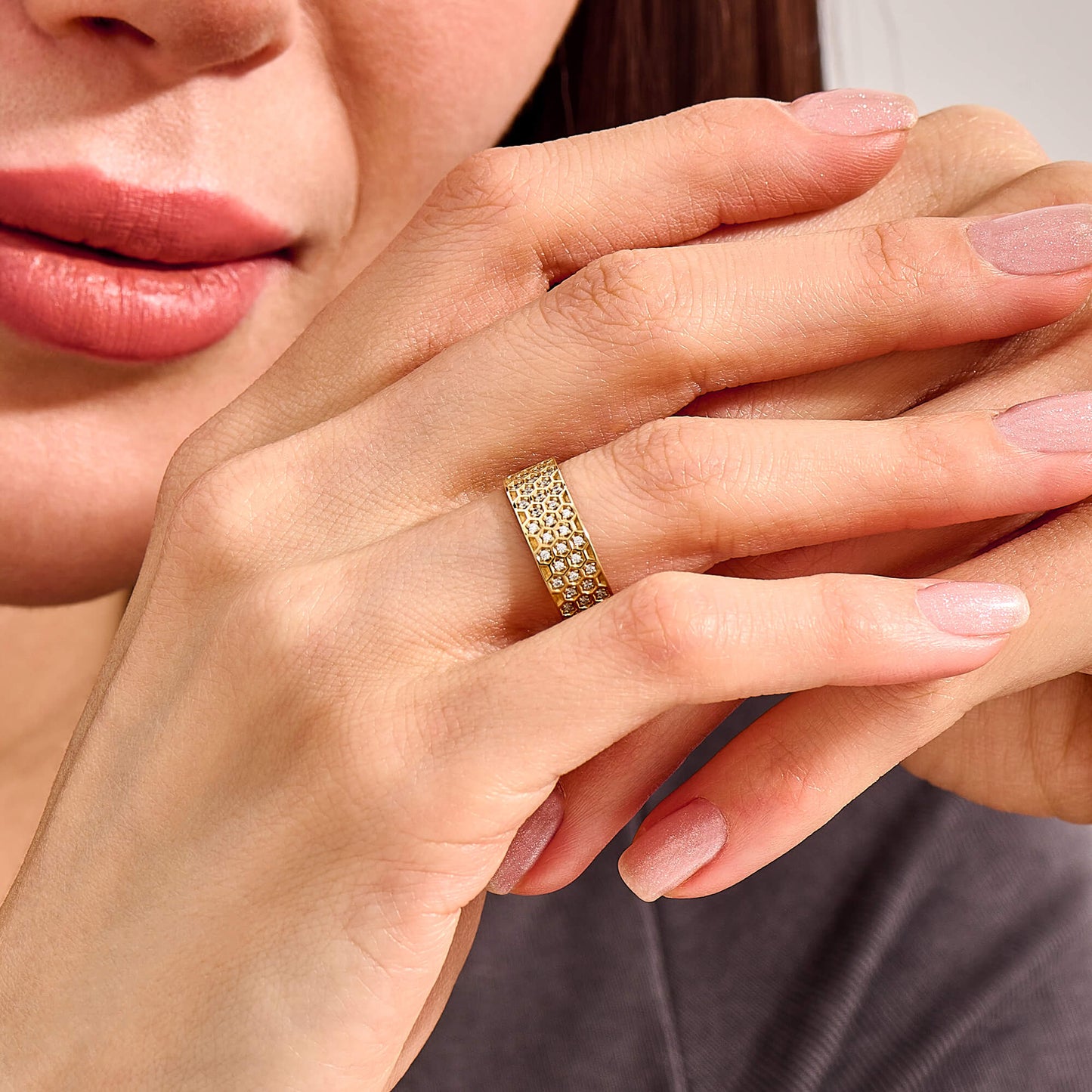 Diamond Honeycomb Band Ring in Gold