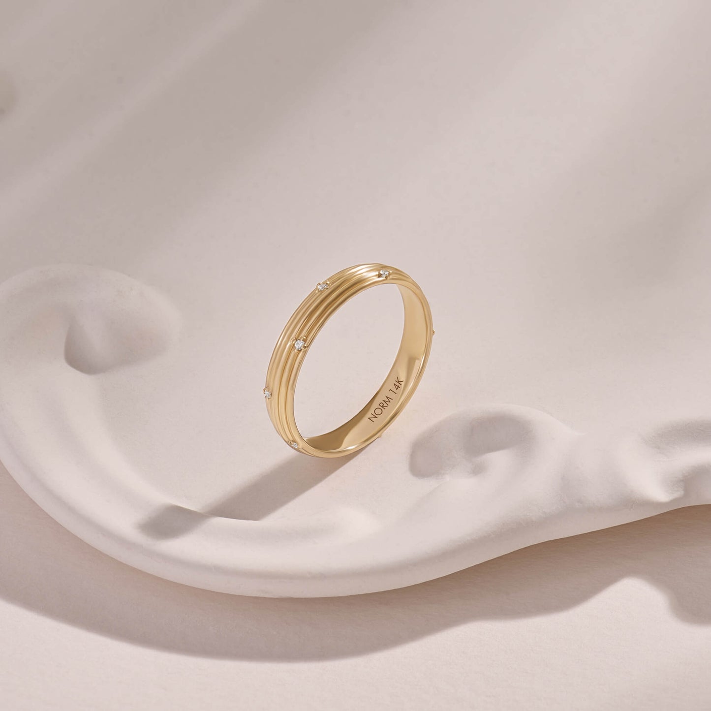 Diamond Linear Band Ring in Gold